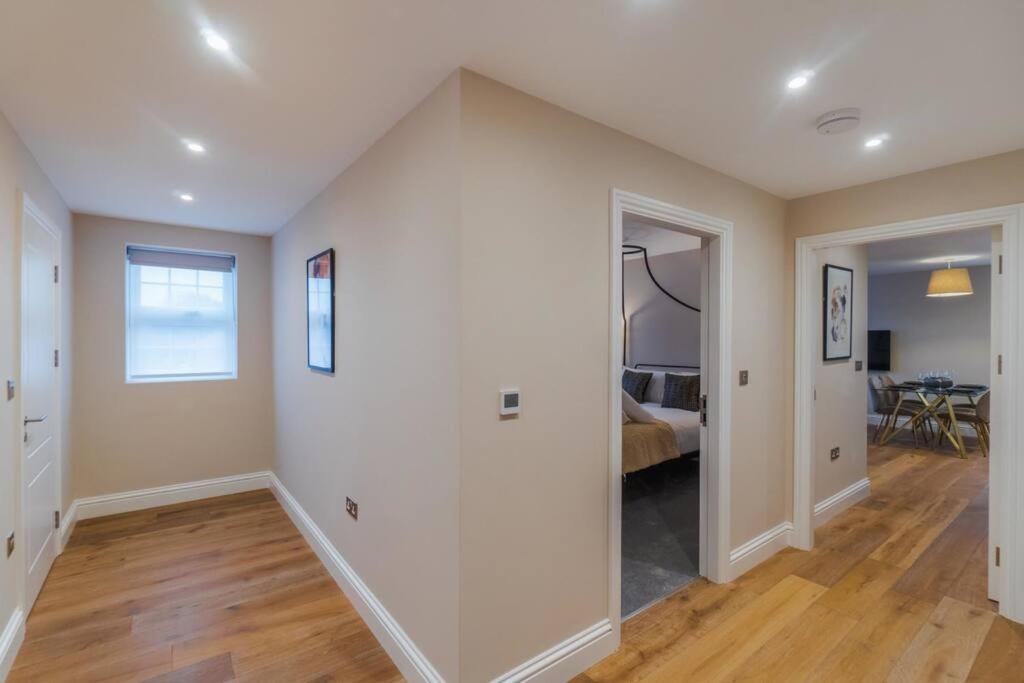1Br Gem, Private Parking Apartment Windsor Exterior photo